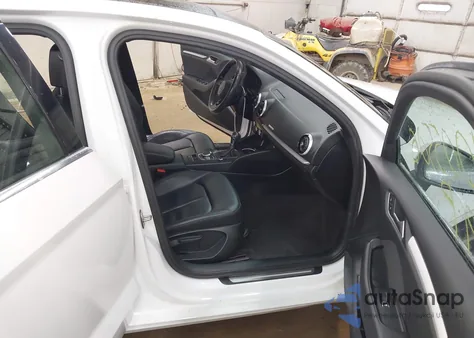 2019 Audi A3 45 Premium z USA, uszkodzony, nr VIN WAUBEGFF6KA113766